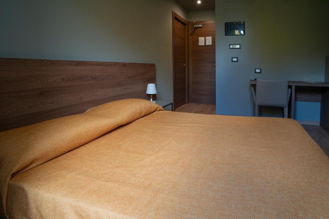 Albergo Plaza Tornolo Exterior foto